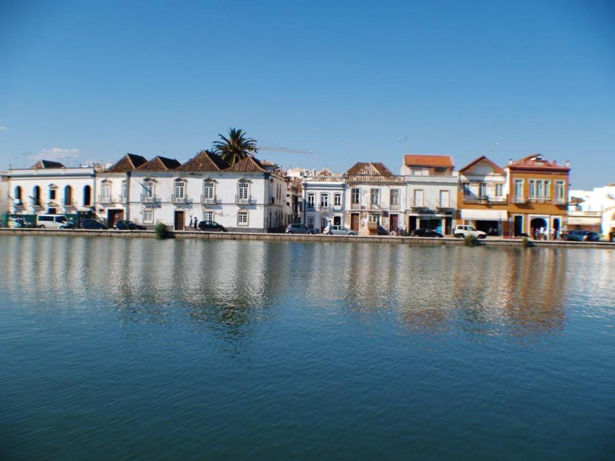3 Bedrooms At 700 M Away From The Beach With View Terrace And Wifi Apartment