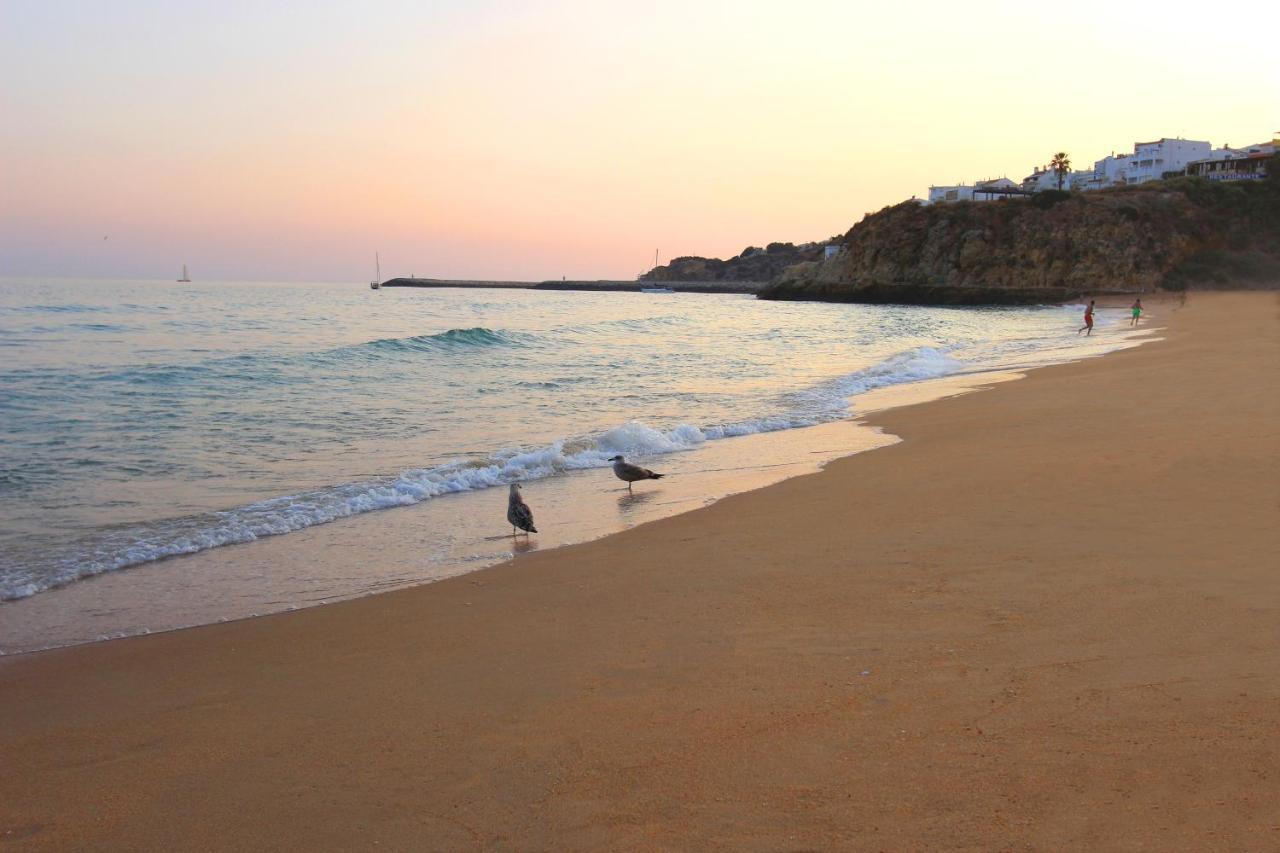 Warm Yellow Apartamento Albufeira