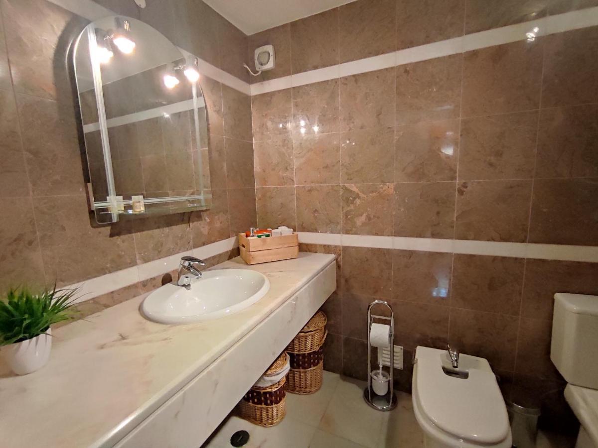 Magna Near The Strip With Bbq, Ac, Balcony, Parking, 4 Tvs And Free Wifi *