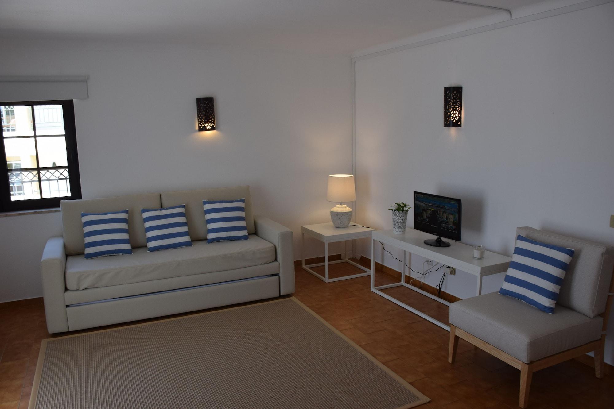 Turisticos Novochoro Aparthotel