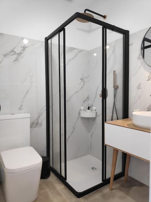 Airy 3br, Ac, Garden, 2min Strip, 8min Oura Apartment Albufeira