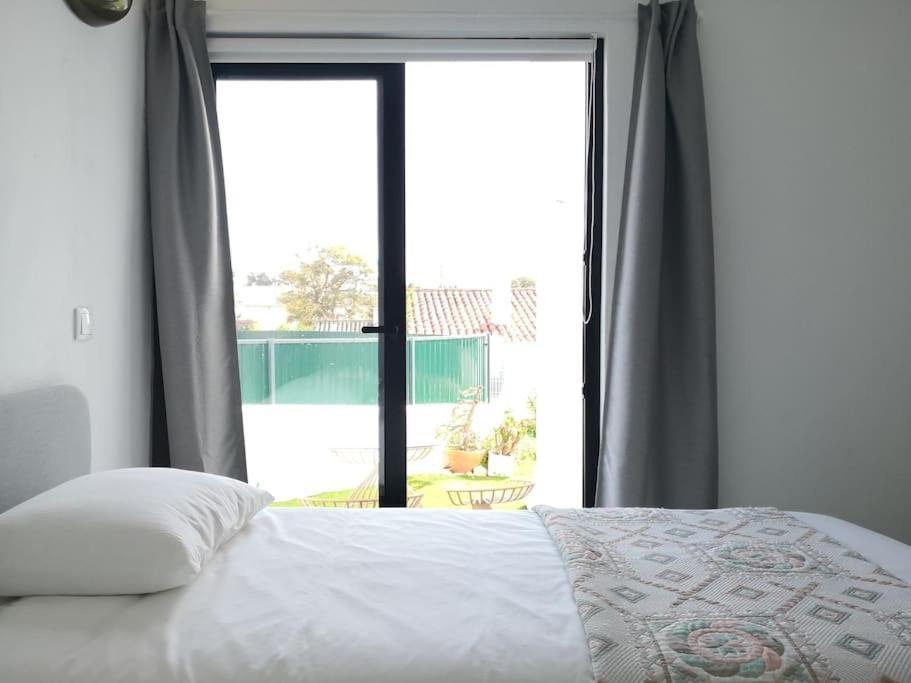 Apartment Airy 3br, Ac, Garden, 2min Strip, 8min Oura Albufeira