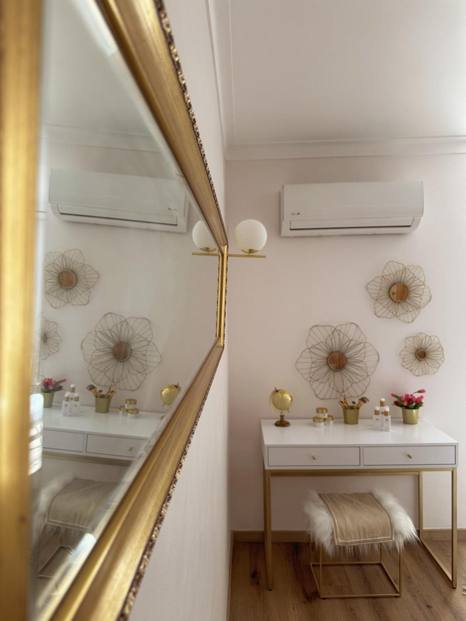 Apartment Deluxe Flat By Holidays *