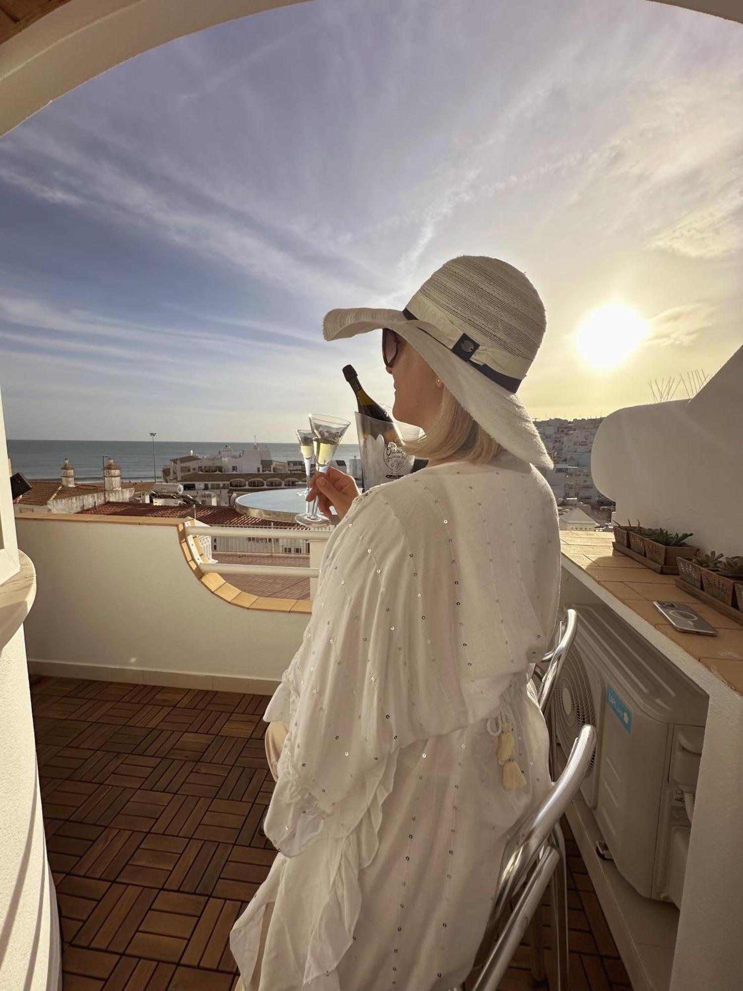Deluxe Flat By Holidays *