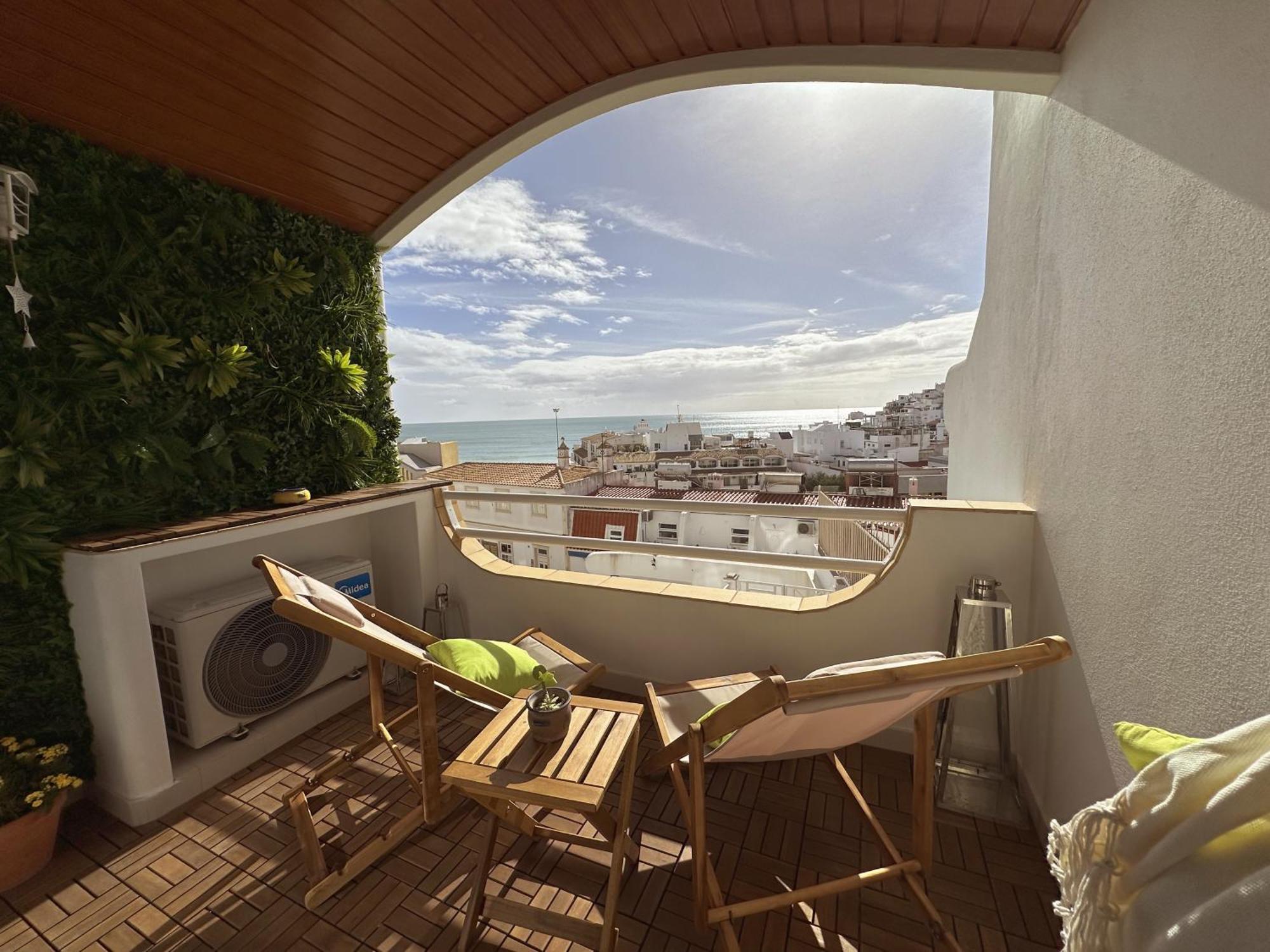 Apartment Deluxe Flat By Holidays *