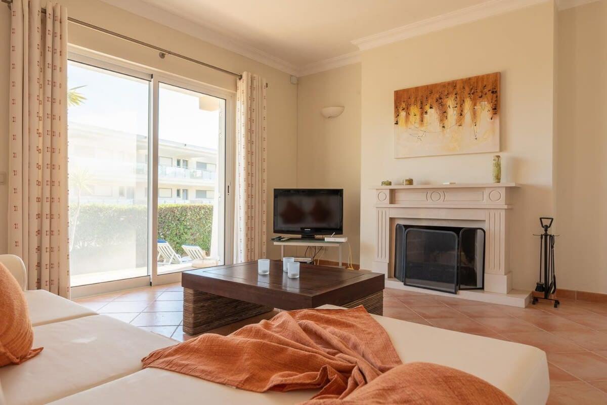 Castelo - Cosy Modern - 500m From Castelo Holiday home *