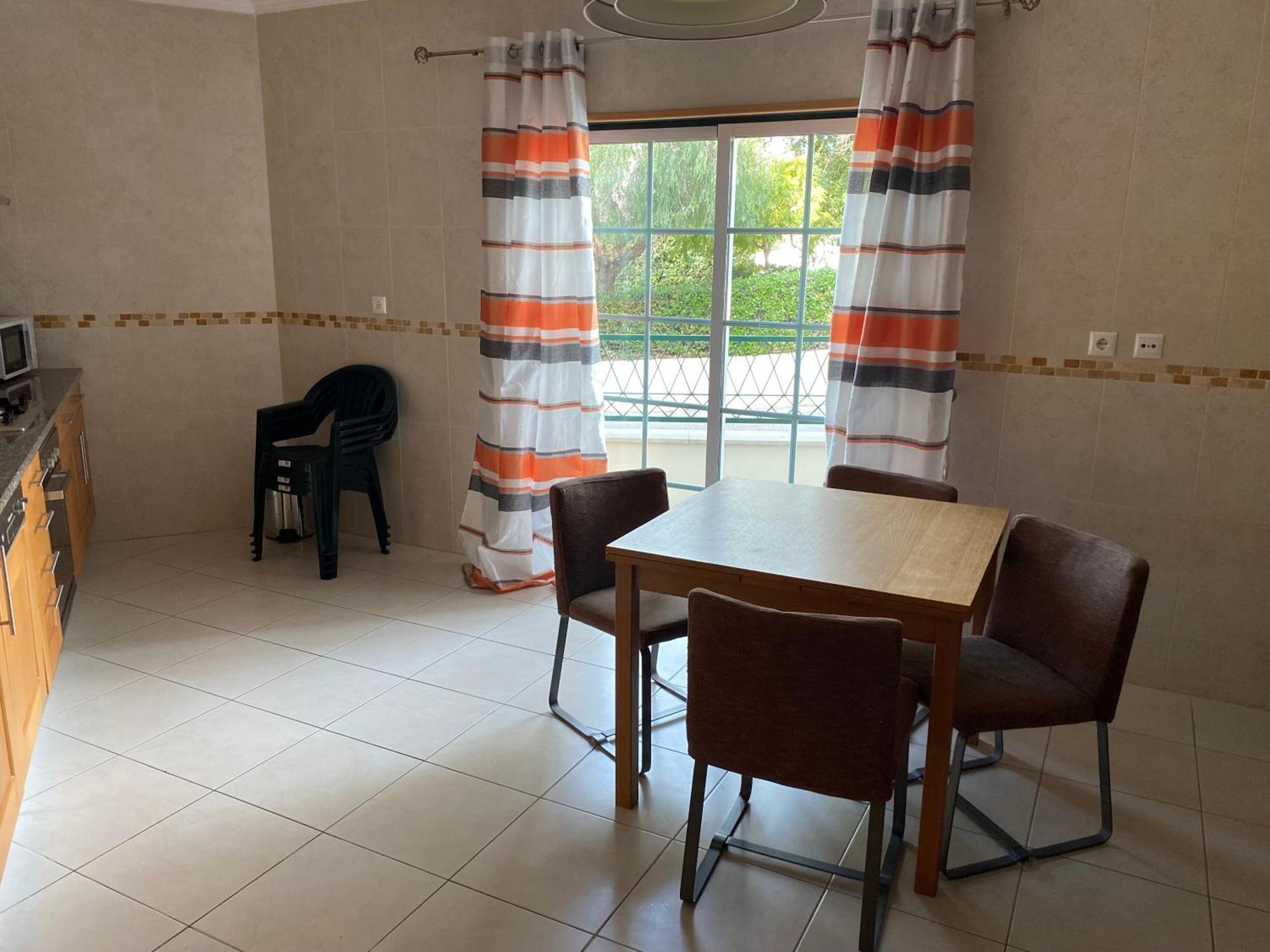 En 1 A 5 Personnes Apartment Albufeira
