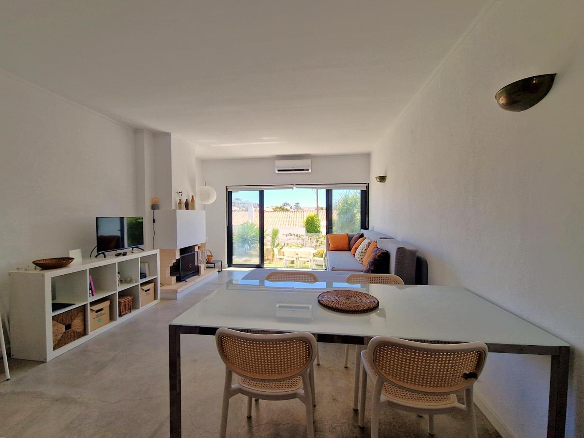 Apartment Airy 3br, Ac, Garden, 2min Strip, 8min Oura