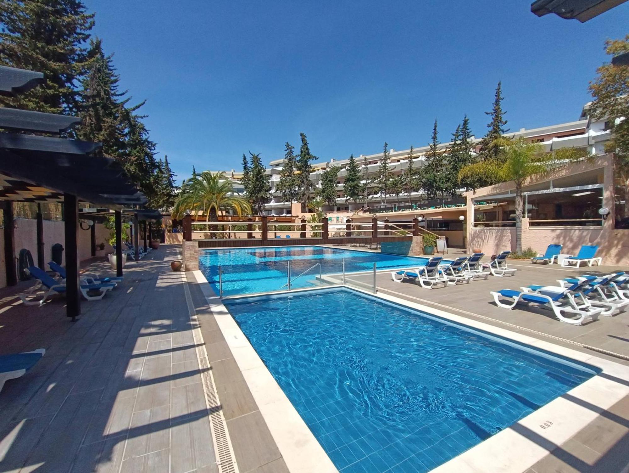 Apartment Blue & Yellow Penthouse With Terrace At Balaia Mar *