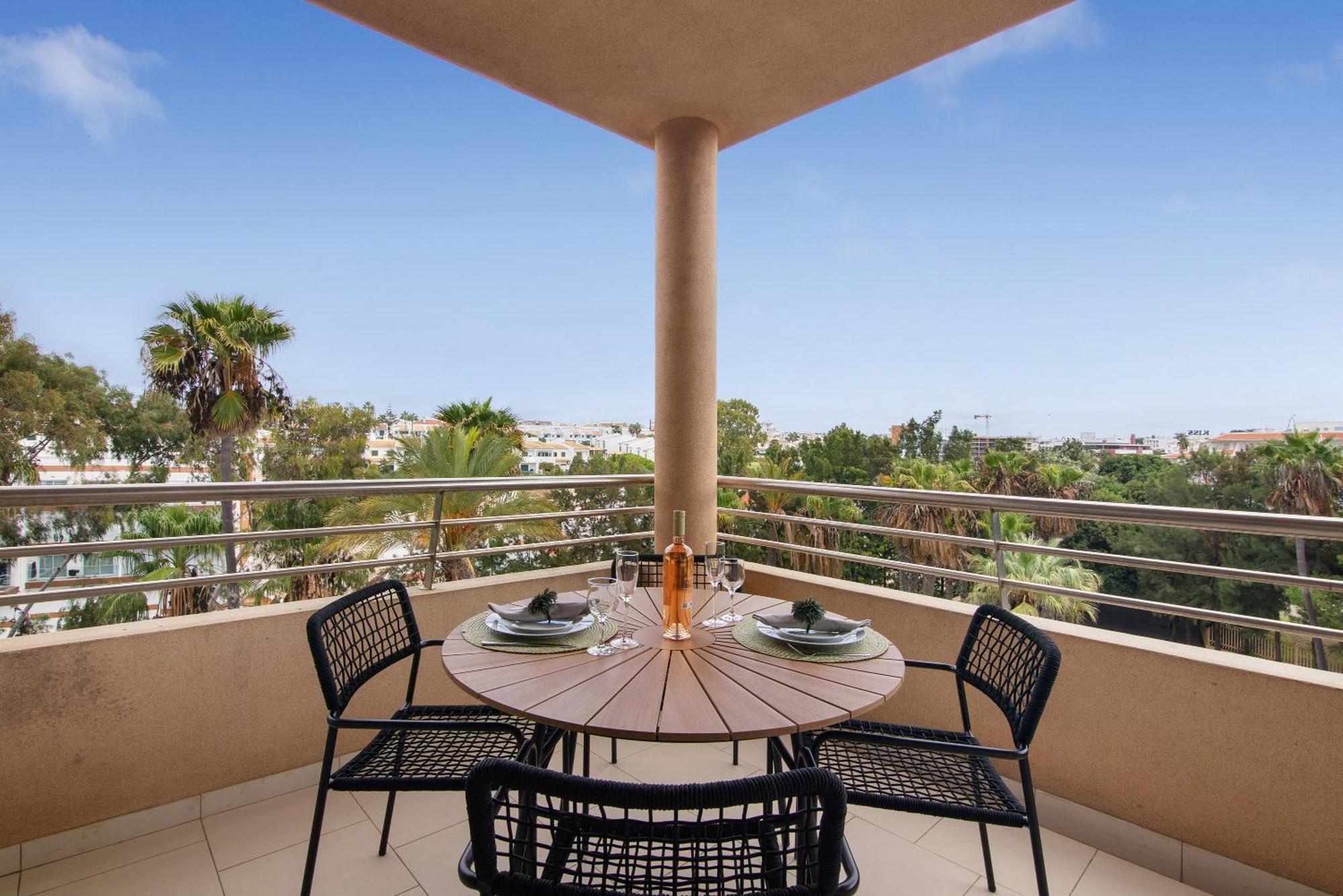 Barracuda Oura Dream Apartment