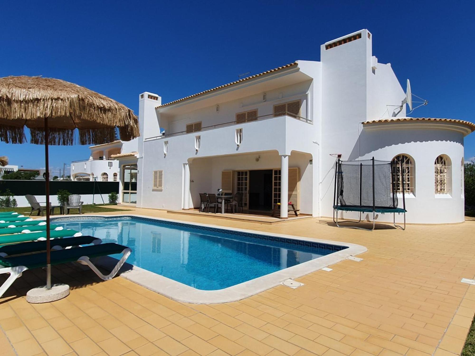 Villa Spacieuse Pour Familles Avec Piscine Privee A - Pt-1-6 *