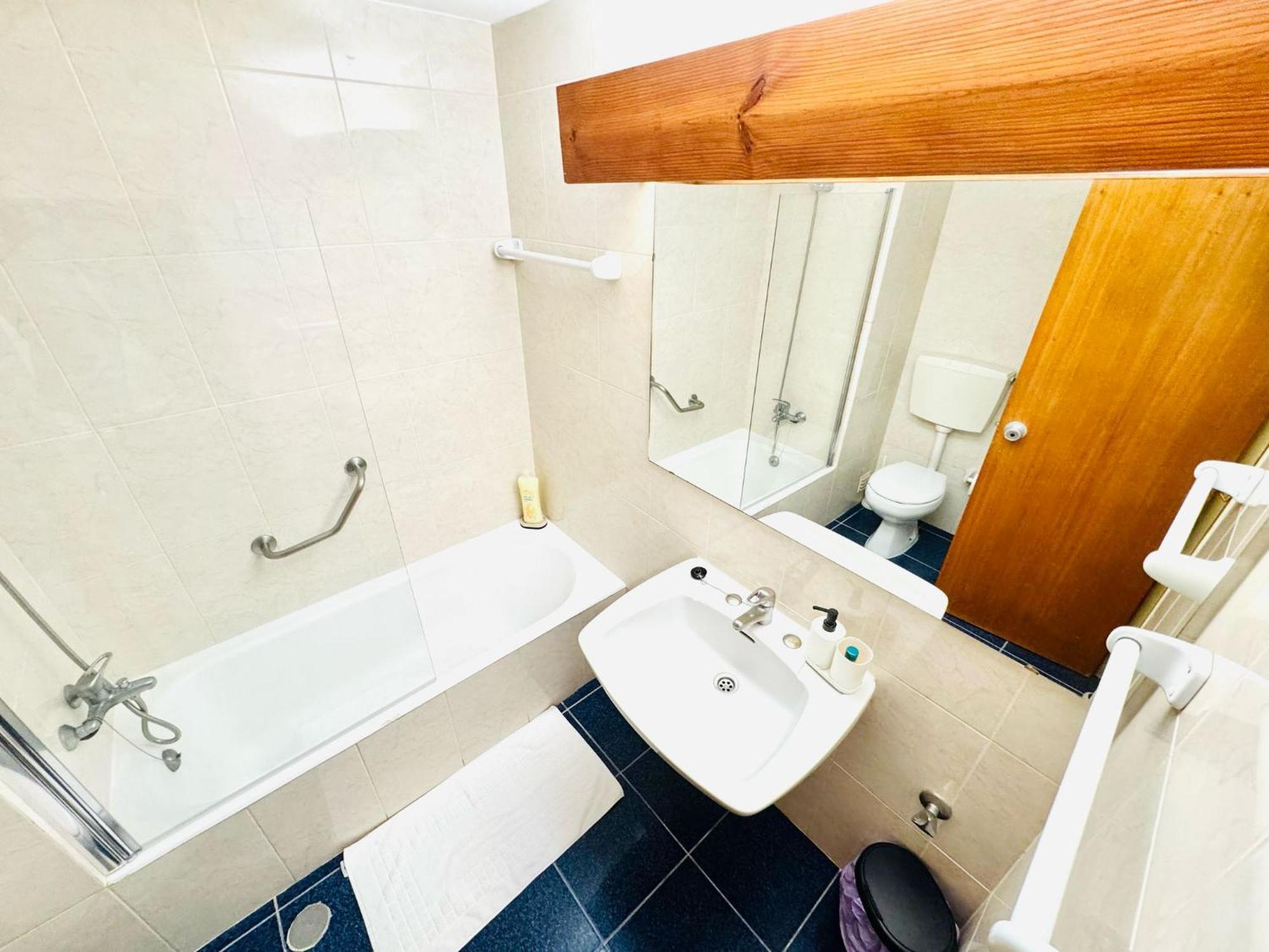 Oura Apartment *