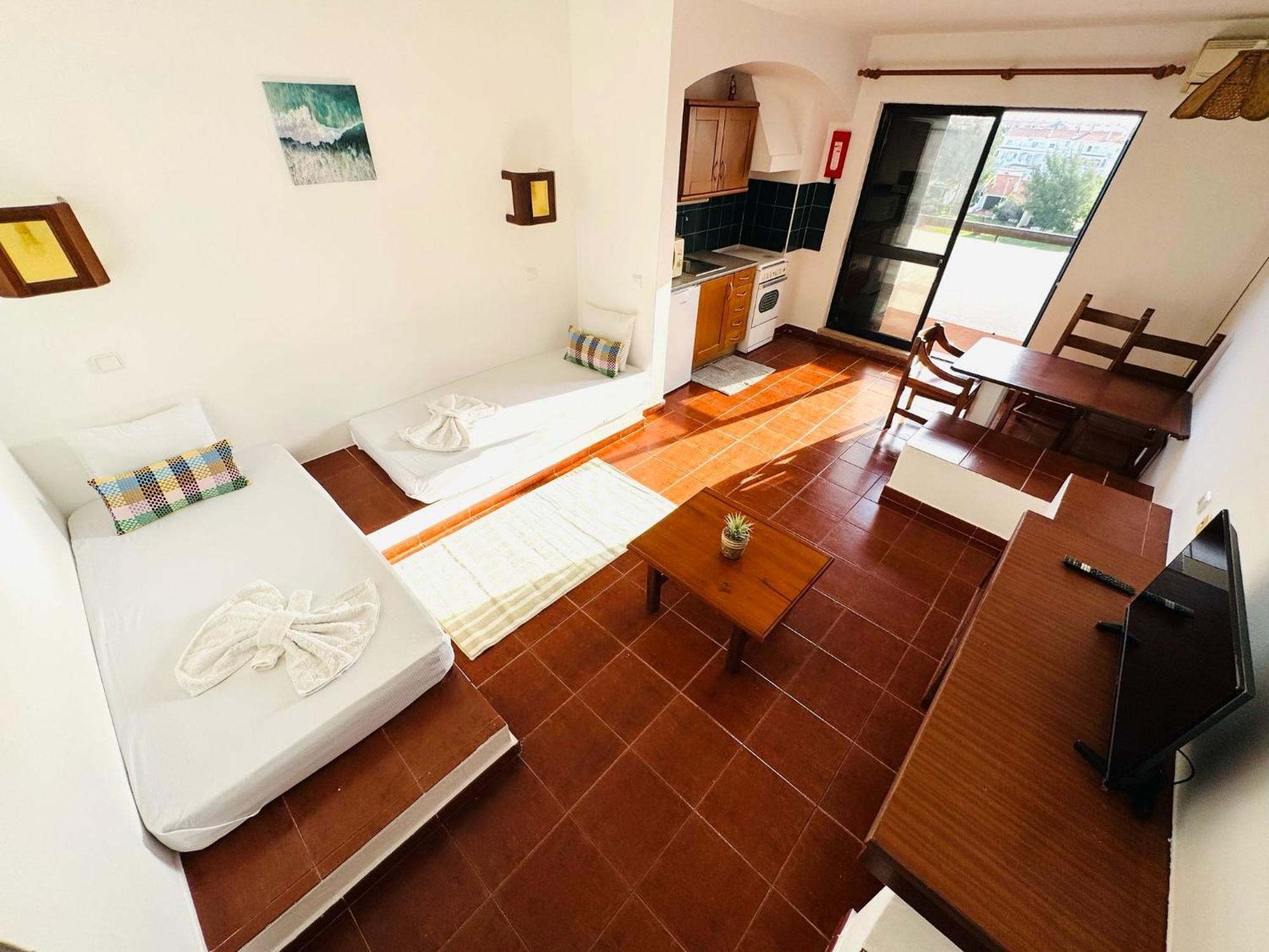 Oura Apartment *