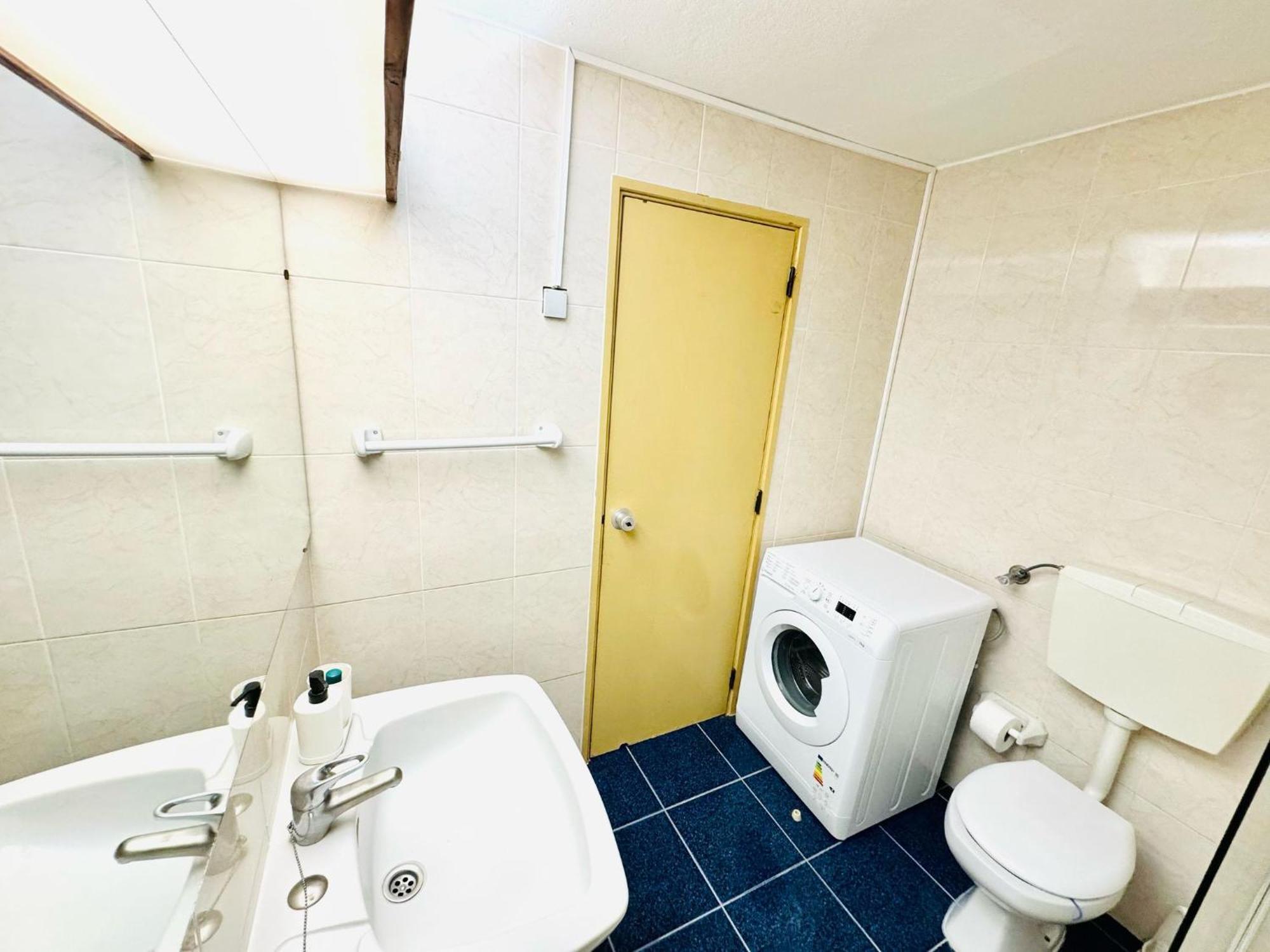 Oura Apartment