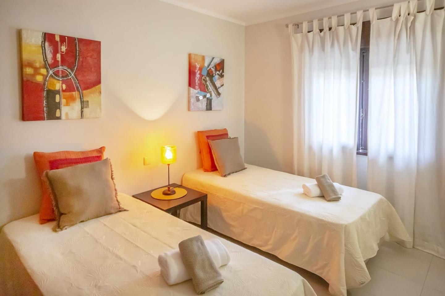 Laurus Apartment *