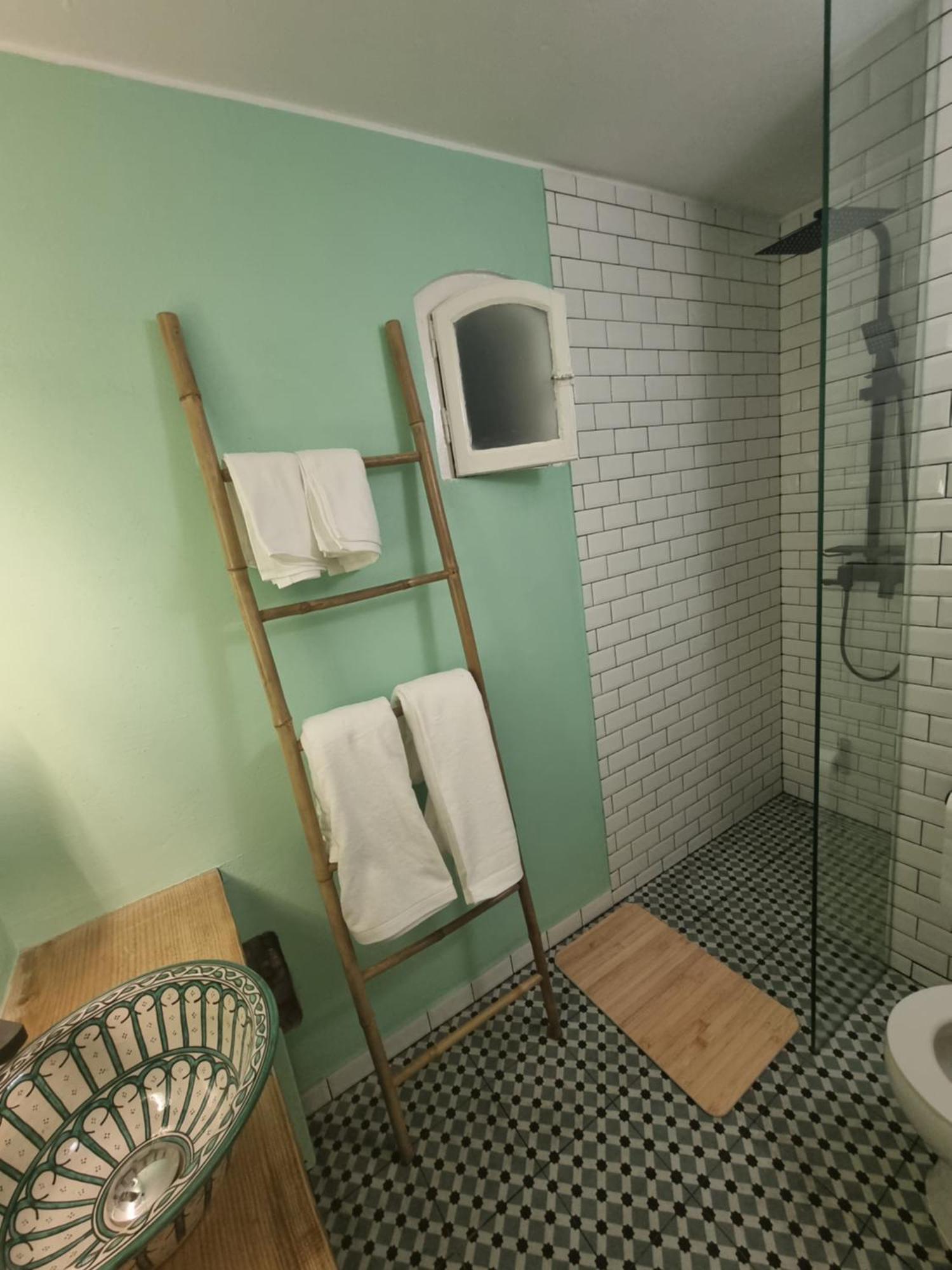 Guest house Wonder Charm