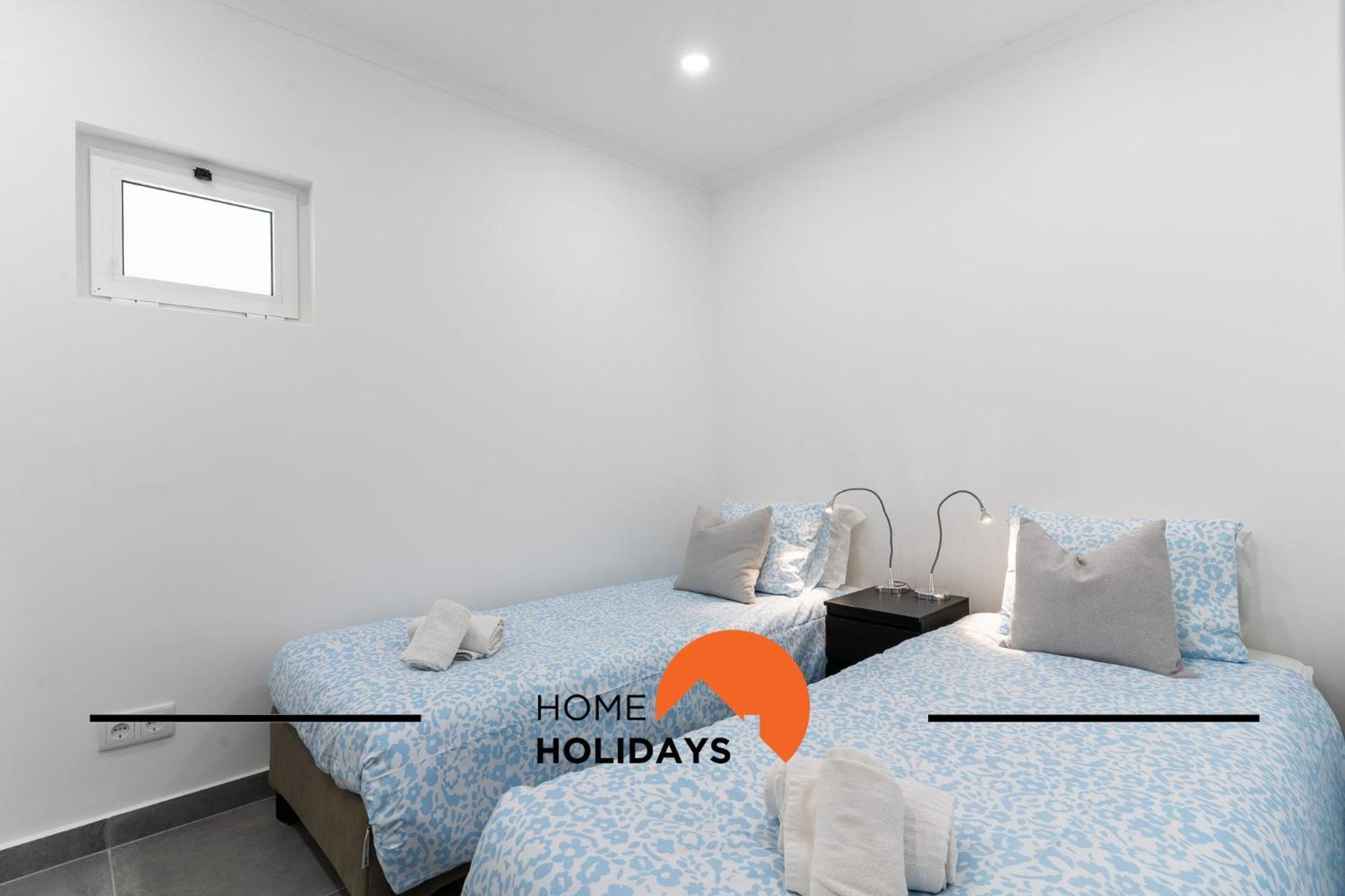 #016 T2 Windmill By Holidays *