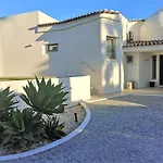 Villa Namora - Private Swimming Pool & Hot Jacuzzi