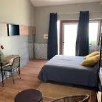 Lost & Found - Guesthouse & Suites