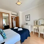 Albufeira Terrace With Pool By Homing