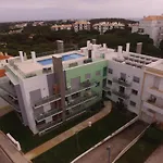 2 Bed Apartment With Roof Top Pool, Close To Falesia Beach At10