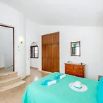 Villa With Heatable Pool