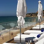 Ferienhaus In Olhos De Agua Mit Gemeinschaftspool Und Schoener Aussicht