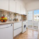 Hostwise - Sunny Flat W/ Balcony By The Algarve Sea