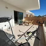 Vila Sun, Vila Branca