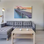 Lovely 3Bd 150M Beach Ocean View Ac Wi-Fi Balcony
