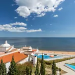 Studio Dream View 50M From The Beach By Interhome