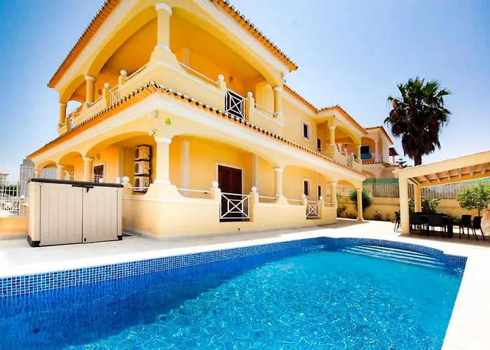 Villa Alice - Free Wifi & Air Co & Swimming Pool - By Bedzy