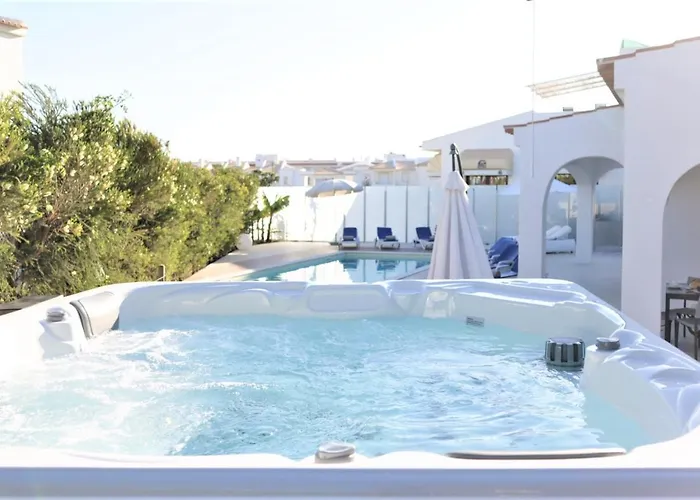 Villa Namora - Private Swimming Pool & Hot Jacuzzi