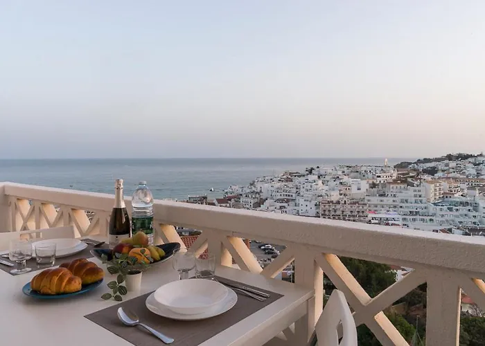 Corte-Real Ocean View Apartment