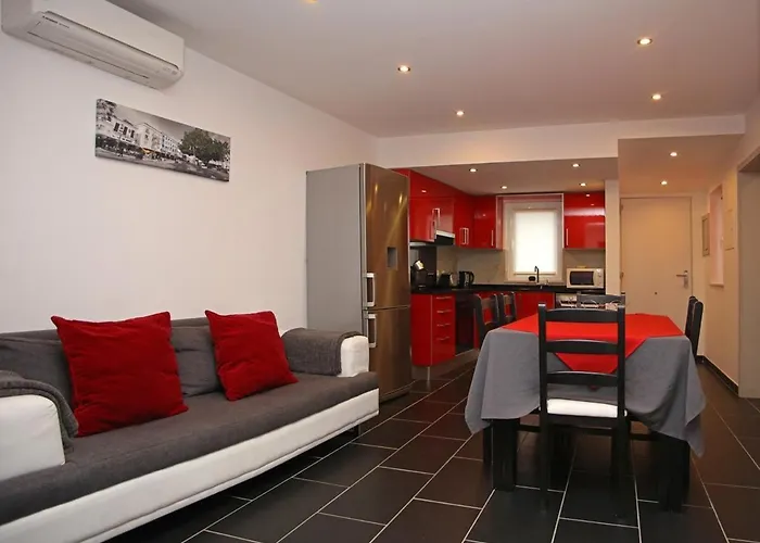 Geneve Old Town Apartment