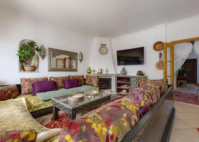 Riad Latifa - Authentic Riad With Jacuzzi In Albufeira