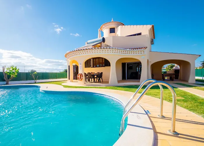 Villa With Heatable Pool