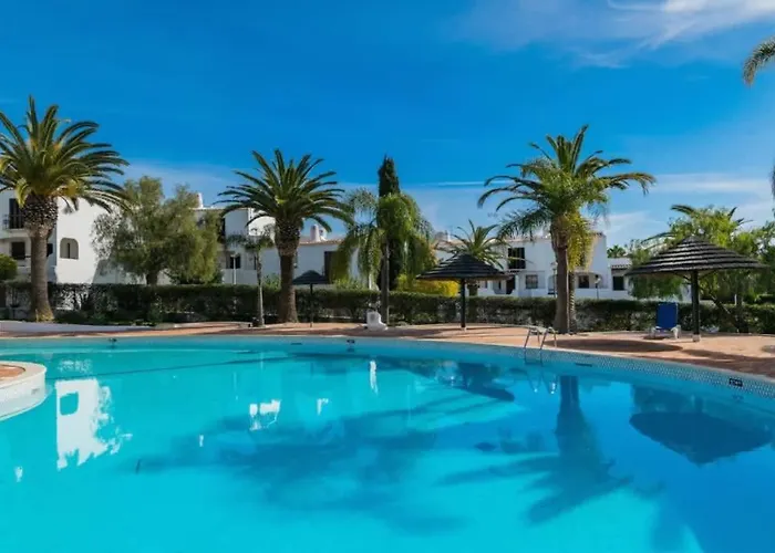 Apartment Luna - Resort With A Pool Area With A Lounge Bar