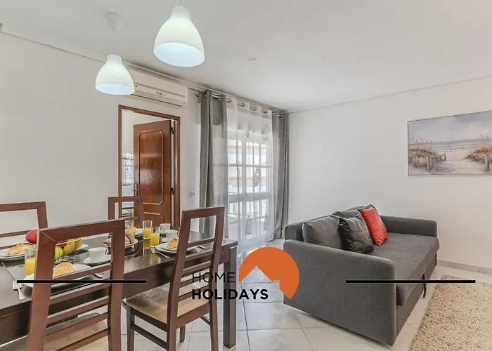 #075 Flat Near Strip Albufeira&5m Beach