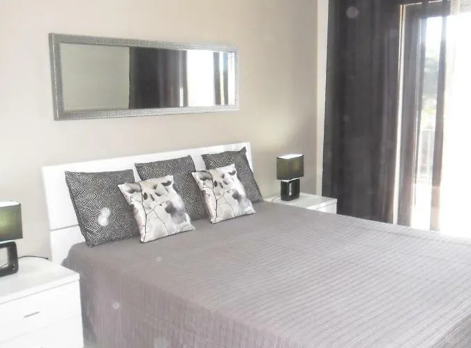 Lovely 1 Bed Apartment - Vista Das Ondas