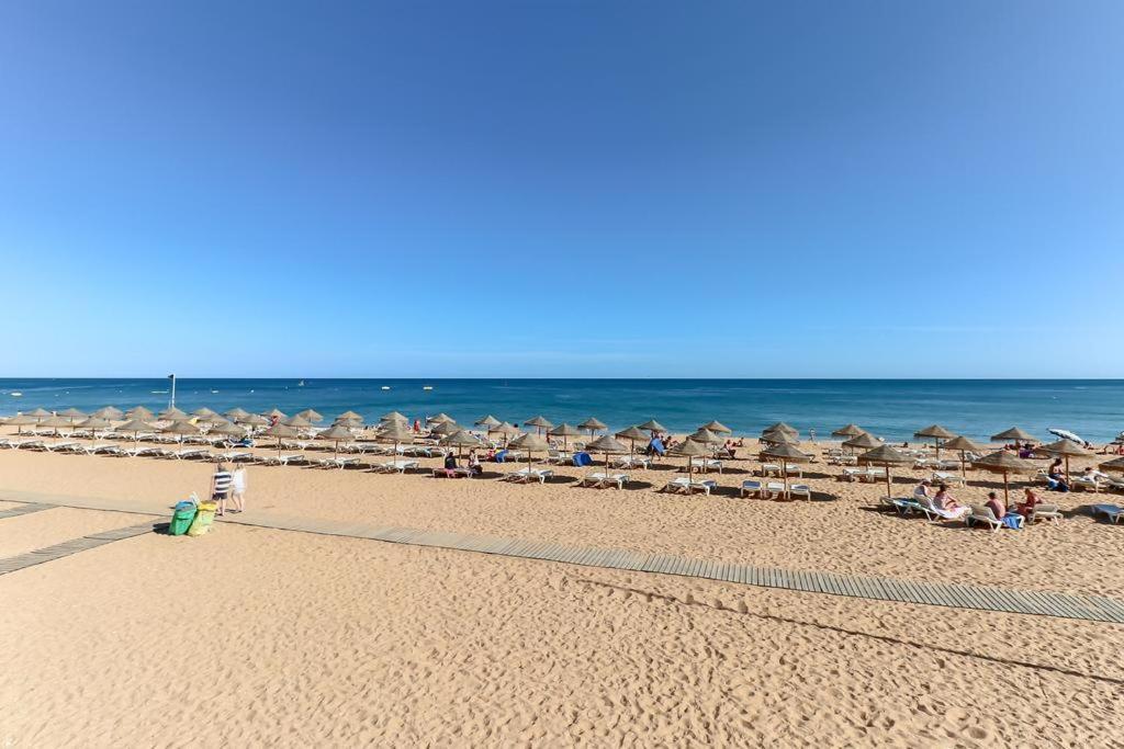 Apartment Perfect Downtown With Garage Albufeira