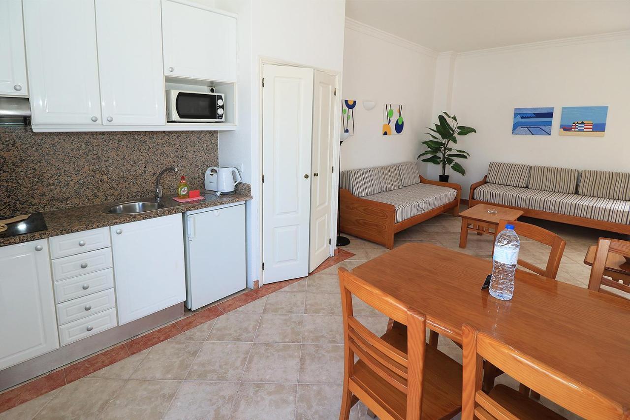 Oura Ocean Front Apartamento *