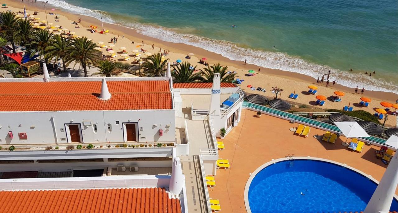 Oura Ocean Front Apartamento *