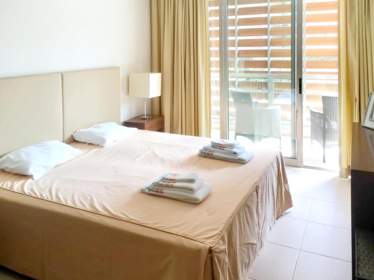 2 Bedrooms At 500 M Away From The Beach With Shared Pool Furnished Balcony And Wifi * Albufeira