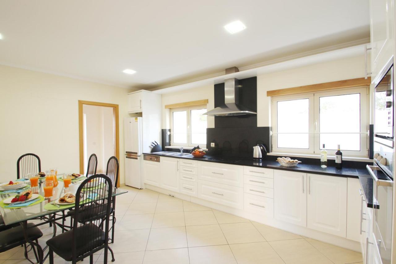 Pauline By Algarve Vacation Villa *