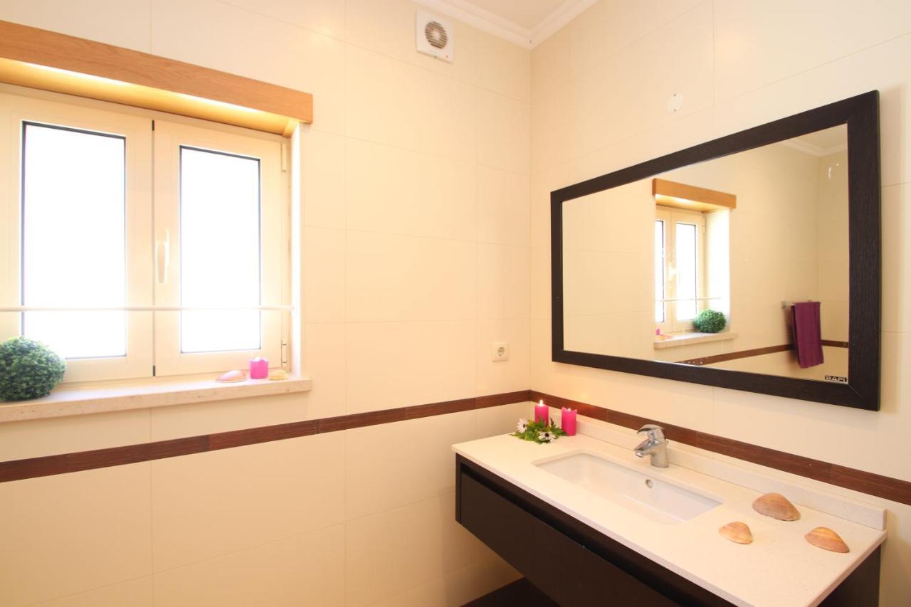 Pauline By Algarve Vacation Villa *