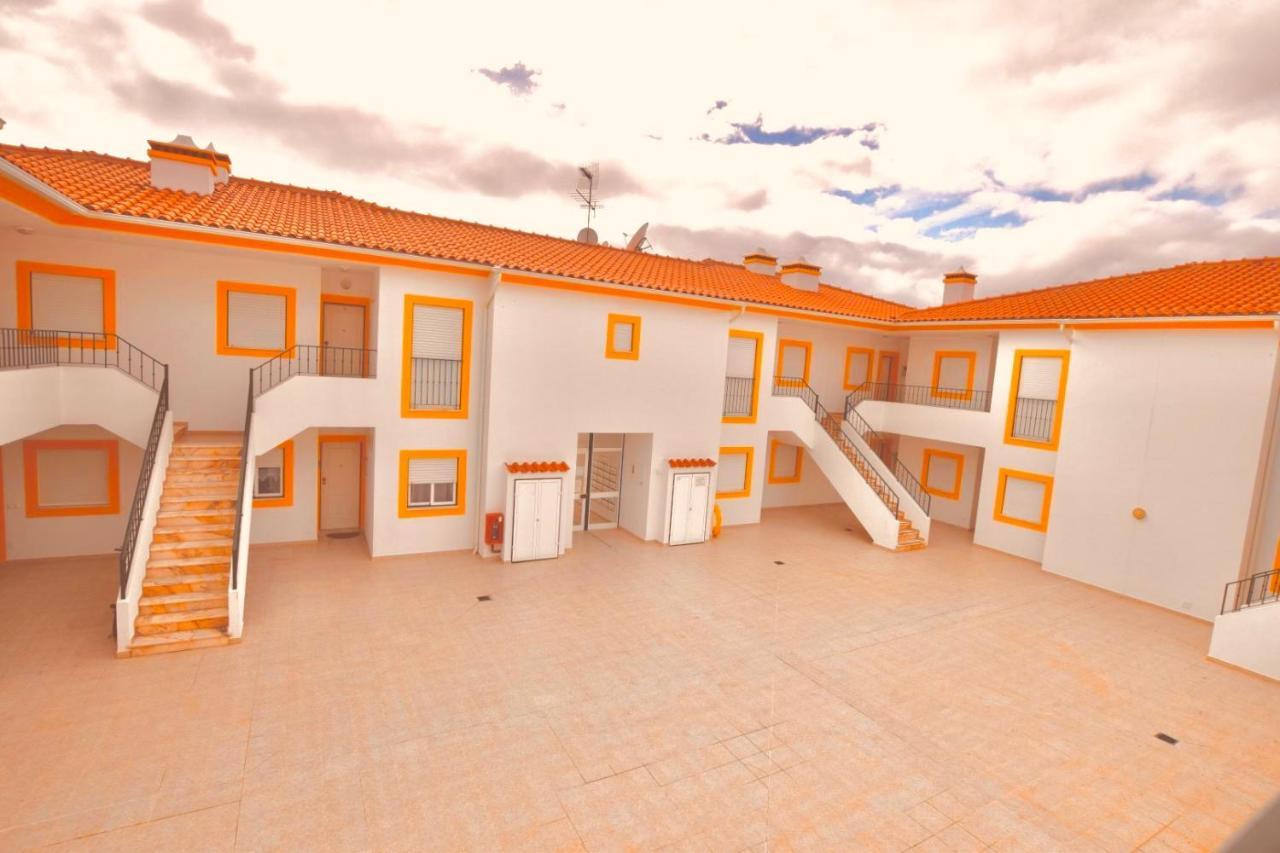 Estrada De, Urbanizacao,edificio Laranjal,apartment 18,vale Carro, 8200-596