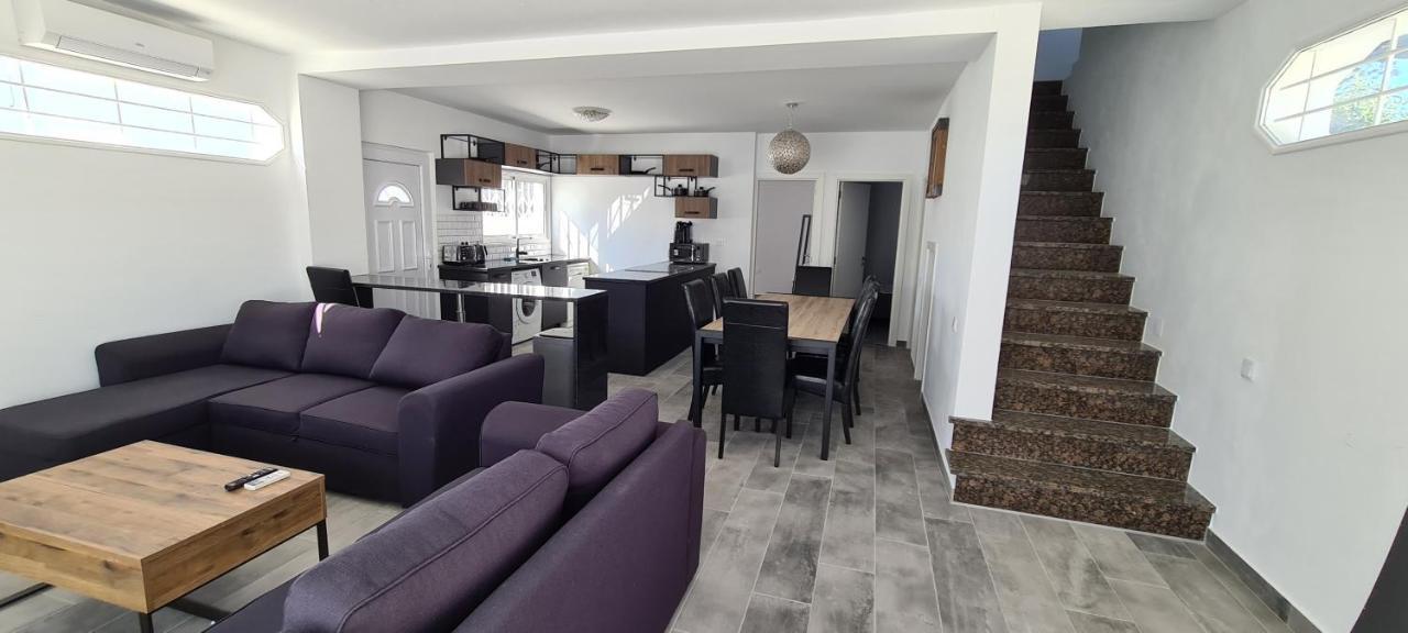 Oura - Large - Private Pool - 5 Bedrooms * Albufeira