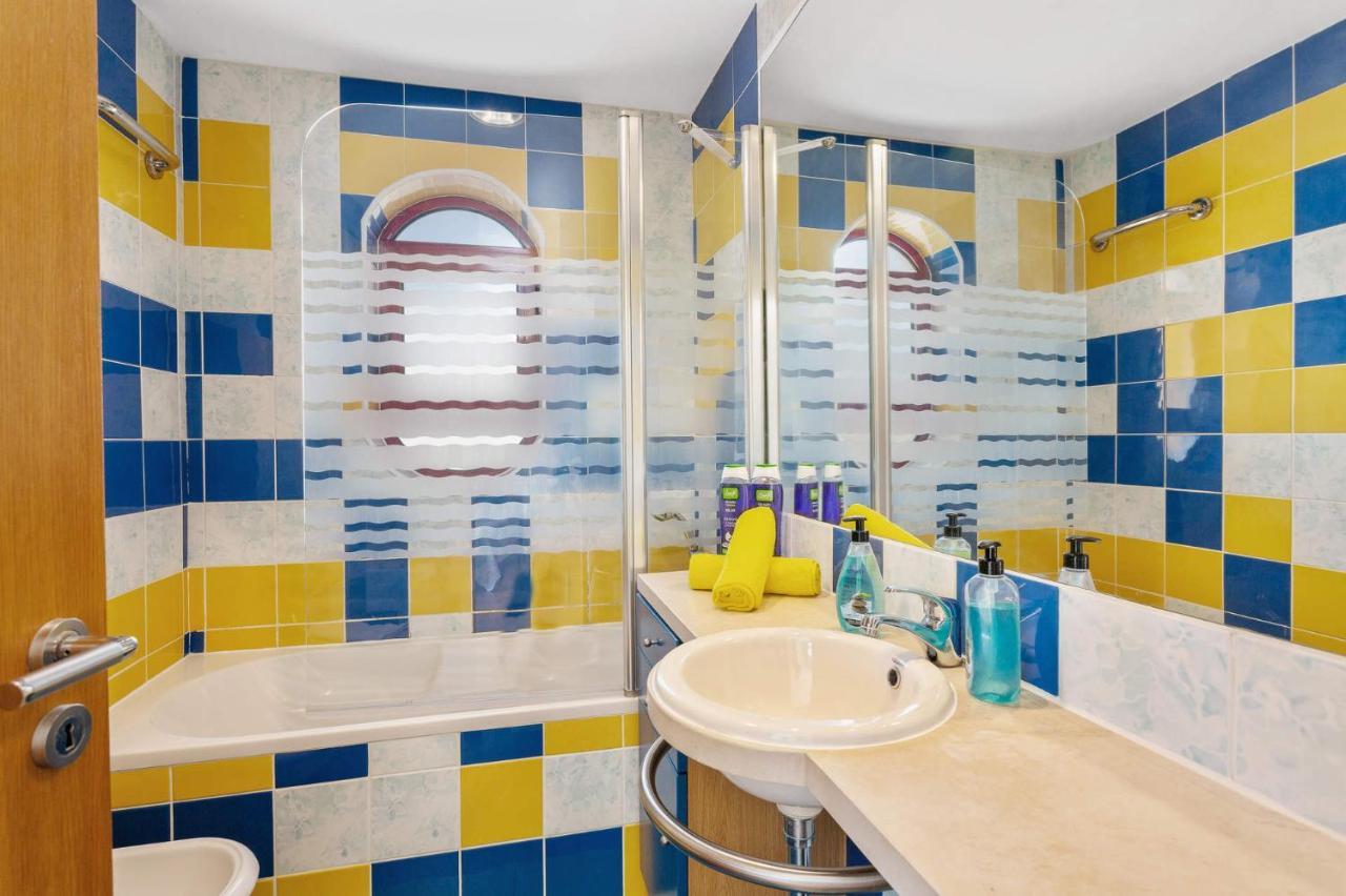 Villa Marina Azul By *