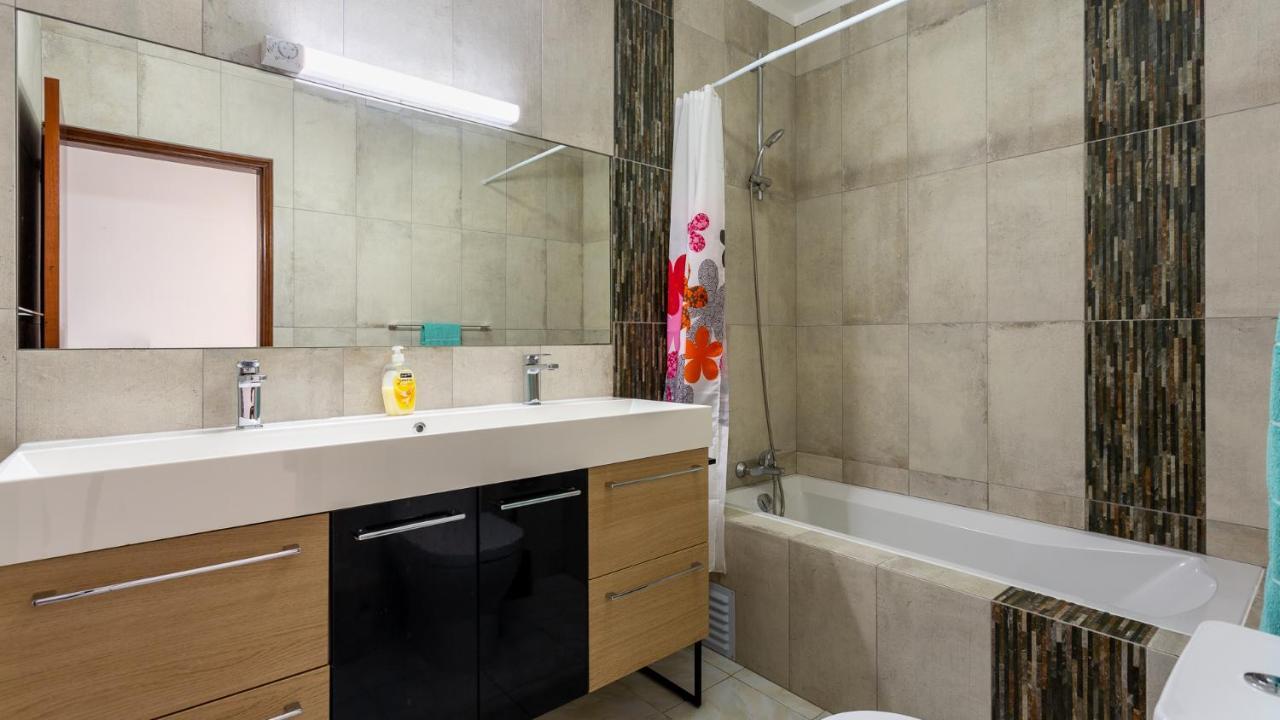 ★ Sea View ★ 1 Minute To Oldtown And ★ Holiday home *